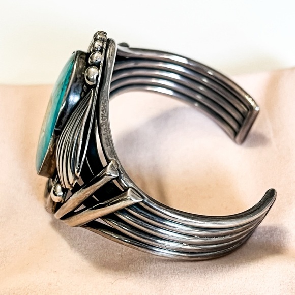 VTG Navajo artist Roy Vandever signed Turquoise set in silver cuff bracelet. - Picture 2 of 10